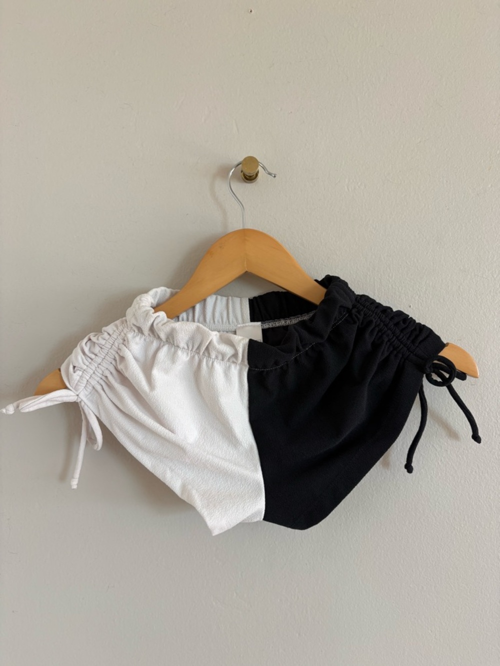 FIVE - Size YM / Colorblock Black & White Girls Shorts